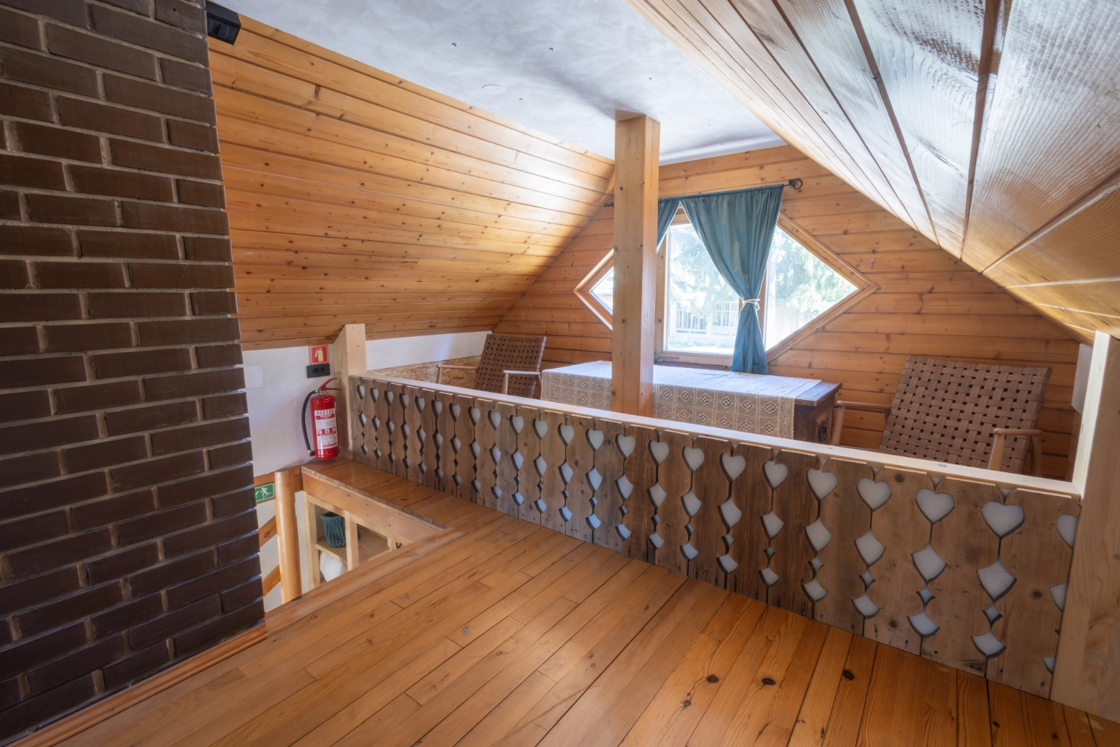 Mansardna galerija Alice Chalet Bled